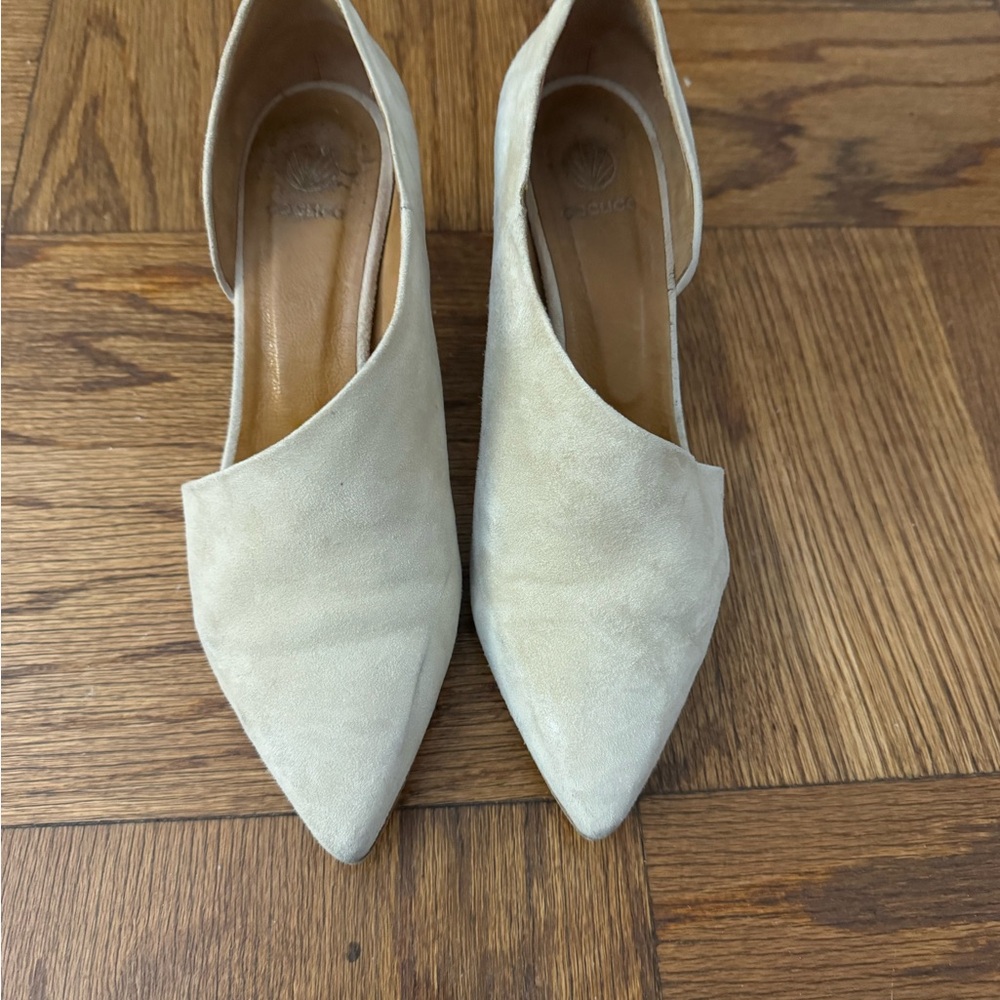 COCLICO Cream Heels Elegant Minimalist Design